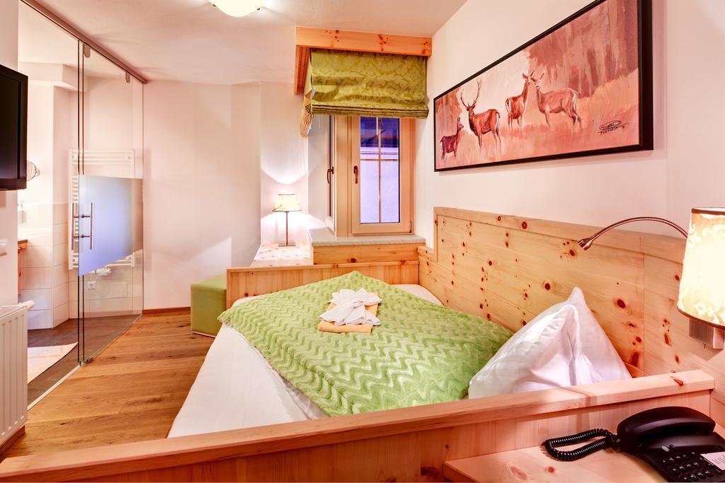 Biohotel Castello Koenigsleiten Konigsleiten Ruang foto