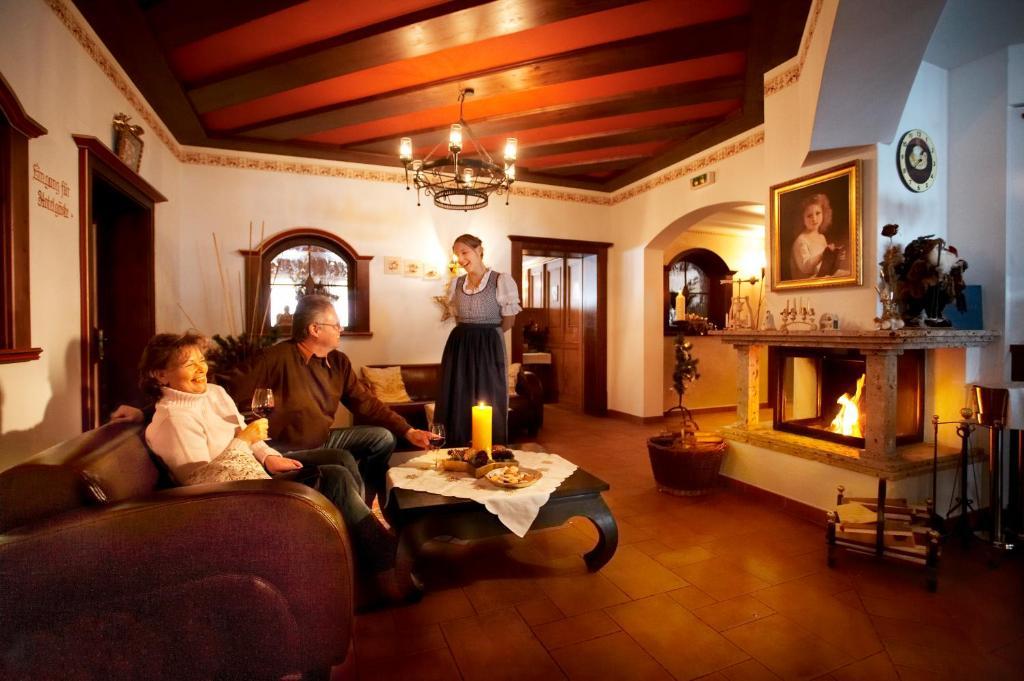 Biohotel Castello Koenigsleiten Konigsleiten Bagian luar foto