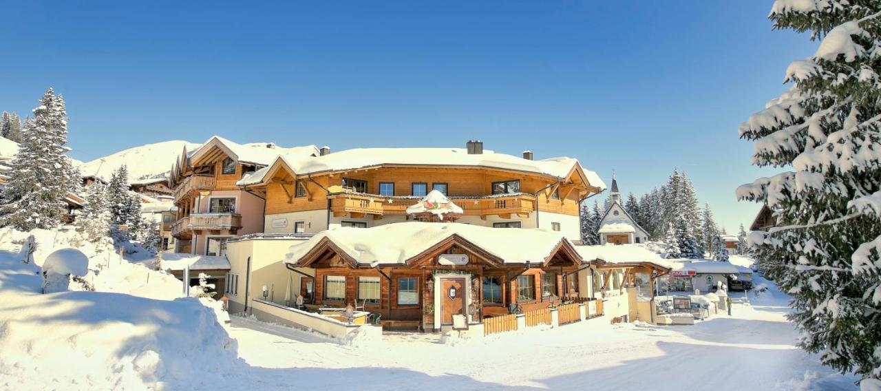 Biohotel Castello Koenigsleiten Konigsleiten Bagian luar foto